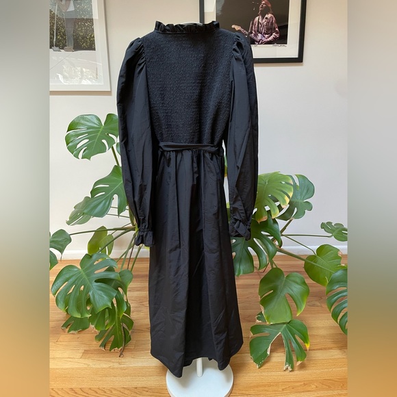 NWOT & Other stories black smocked ruffle wrap midi dress size 6 - Picture 4 of 7